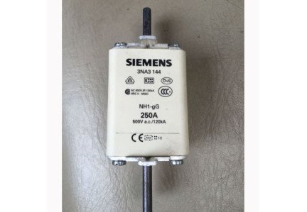 Original New 250A 500V 3NA3144 High Quality Fuse Original New 250A 500V 3NA3144 High Quality Fuse